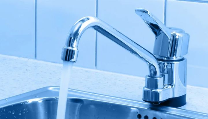 Гроза и аварийные отключения водозаборов оставили без воды многие населённые пункты ЛНР