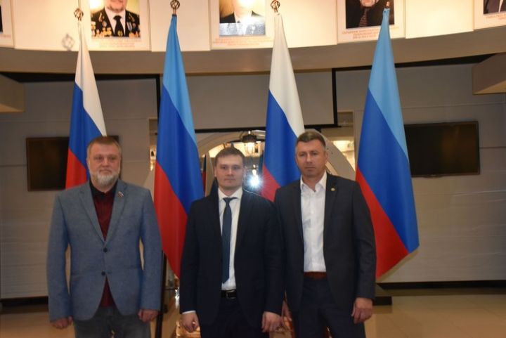 Друзья идут из Сибири: Свердловск и Хакасия подписали соглашение о сотрудничестве