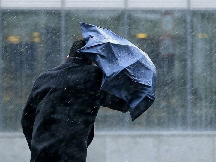 Штормовое предупреждение объявили в ЛНР на 20 декабря