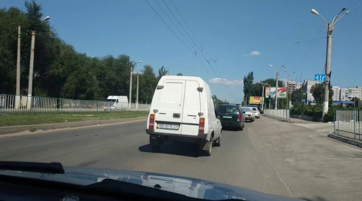 В Луганске на месяц меняется схема движения авто по улице Будённого
