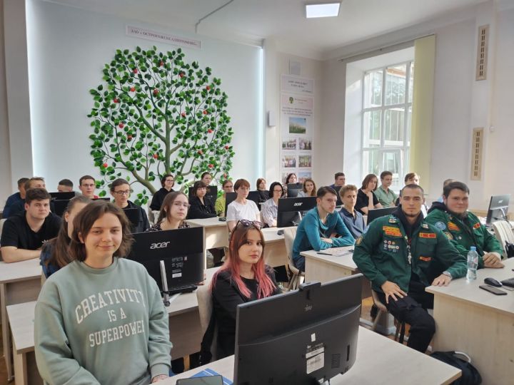 Некоторые категории студентов ЛНР, работающих в студотрядах, получат соцвыплаты