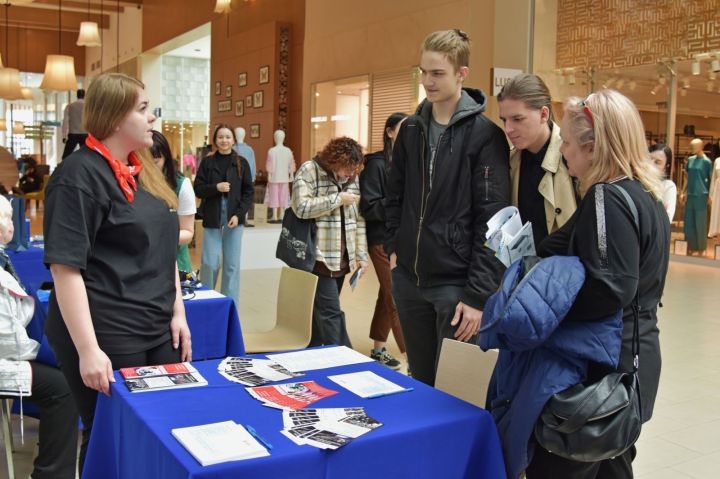 Второй этап ярмарки вакансий пройдет в ЛНР: трудоустроить планируют 1800 человек
