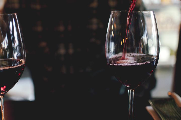 В России планируют ограничить импорт вина: чем заменят популярные изыски