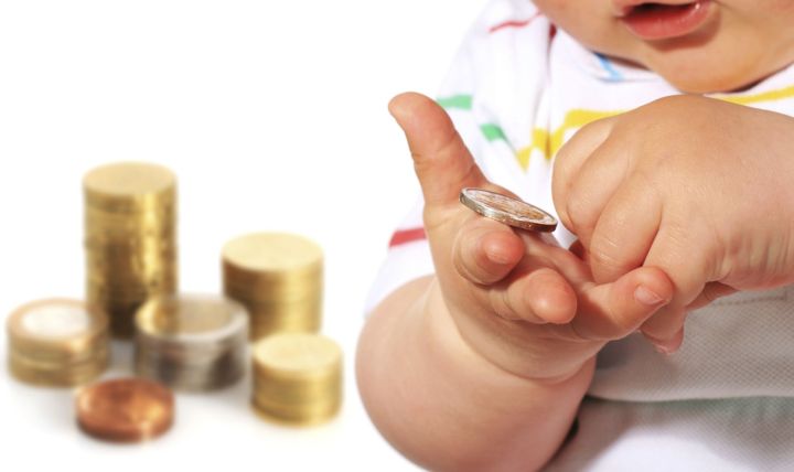 Всем семьям с детьми в возрасте до 1,5 лет будут выплачивать пособия