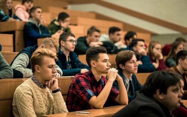 Более 8 тысяч бюджетных мест: в вузах ЛНР стартовала приёмная кампания