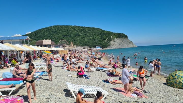 Приезжайте, свердловчане, на моря: сколько стоит поездка к побережью и у кого её заказать?