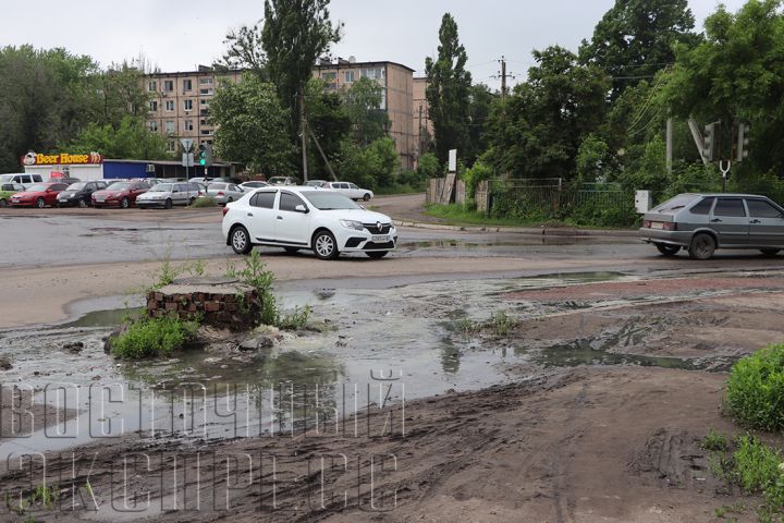 Проблема городского масштаба: какие «тайны» хранят нечистоты, разливающиеся по  улицам Свердловска