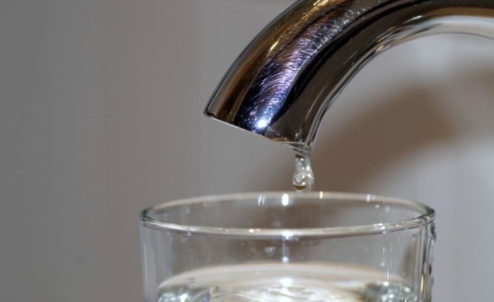 Неполадки с водоводом: многие улицы Луганска остались без воды 29 июня