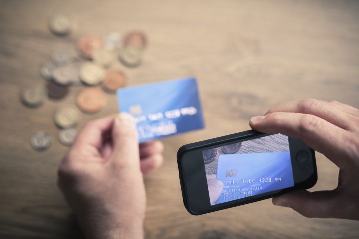 В ДНР начали промышлять банковские аферисты: как не попасть в ловушку мошенников