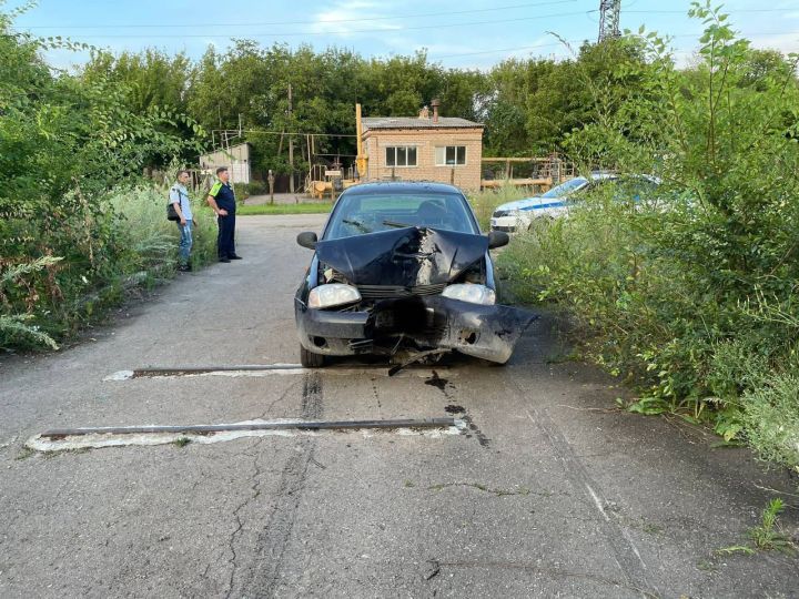 В Луганске подросток без водительских прав спровоцировал ДТП