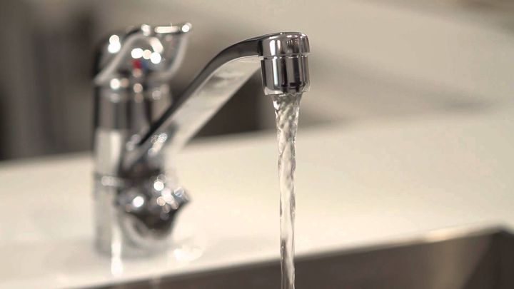 Некоторые районы Алчевска остались без воды на два дня