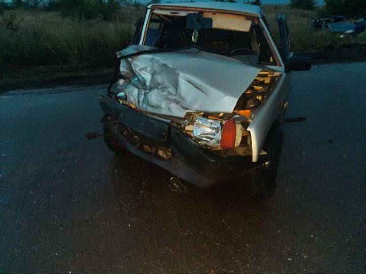 В одном из районов ЛНР столкнулись две машины: есть пострадавшие, в том числе 14-летний ребёнок