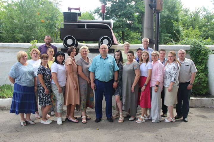 Железная дорога соединяет сердца: о работе Краснодонского погрузочно-транспортного управления