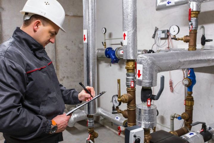 Готовимся к зиме: коммунальщики ЛНР выполнили большую часть работ по подготовке к холодному сезону