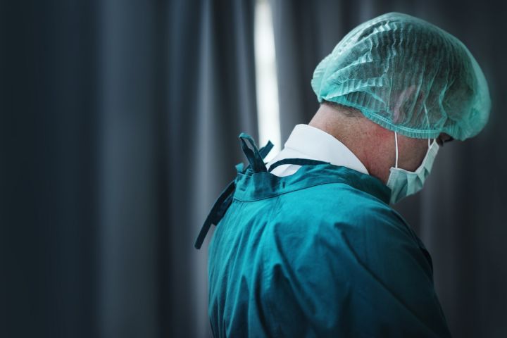 Врачи из Москвы спасли жизнь подростку, пострадавшему при взрыве в Луганске