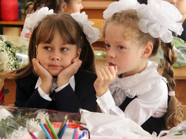 О наборах для первоклассников, доставленных в Донецк: что в портфеле у будущего школьника