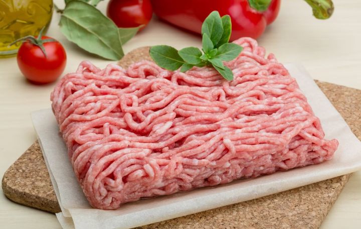 Роскачество назвало торговые марки куриного фарша, который небезопасно употреблять в пищу