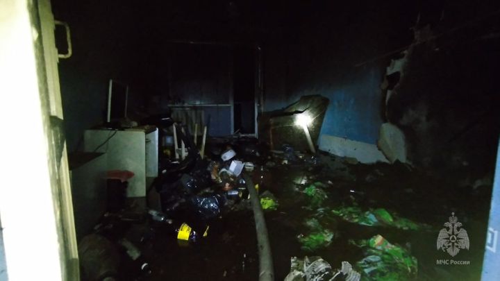 В Алчевске горела многоэтажка: на пожаре спасли мужчину