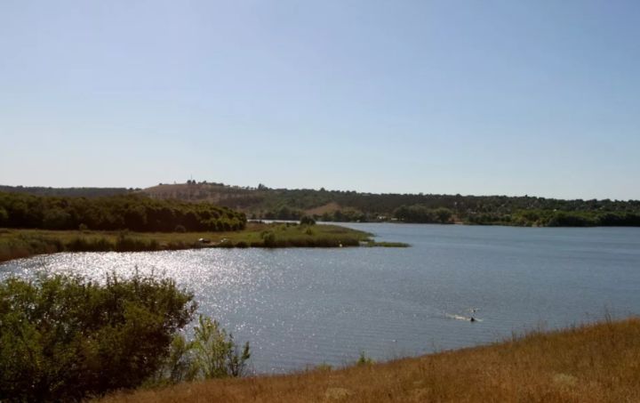 В ЛНР на одном из водохранилищ спасли мужчину, который практически был мёртв
