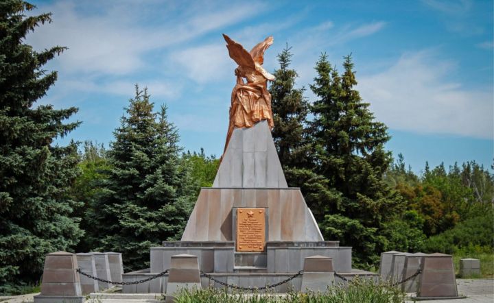 Мемориальный комплекс «Острая могила» в Луганске реконструируют ко Дню города