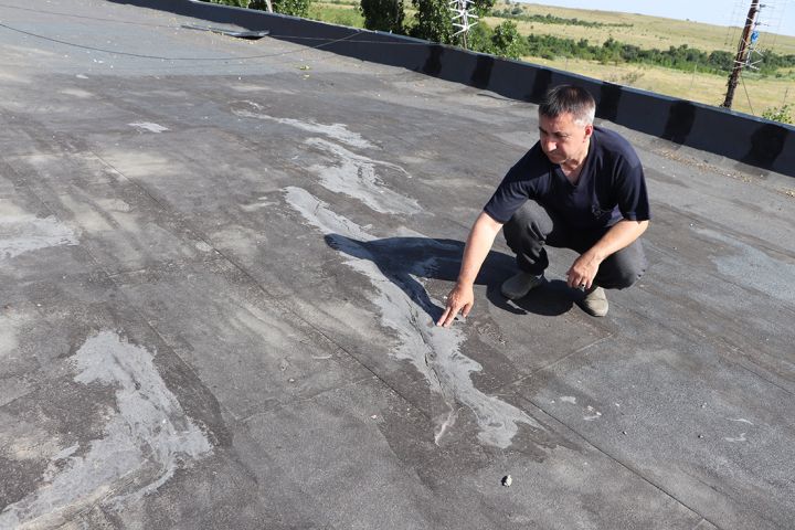 Большие проблемы жителей немаленького дома в посёлке Орджоникидзе Краснодонского района