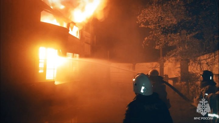 В Алчевске спасатели ликвидировали пожар на ферросплавном заводе