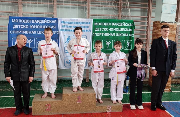 Где развить таланты детям: в какие кружки можно записать юных жителей Краснодона и района