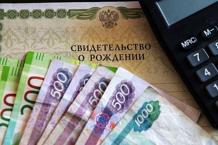 В ЛНР увеличат размер пособий по уходу за ребёнком до 1,5 лет