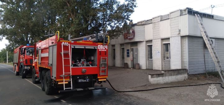 В одном из населённых пунктов ЛНР горел продуктовый магазин