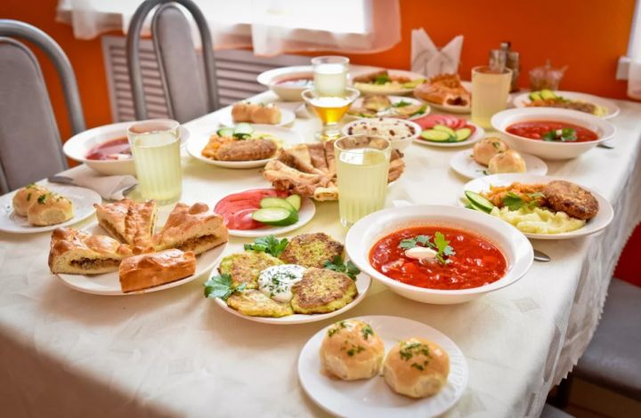 Жители ЛНР могут обратиться на линию Роспотребнадзора по вопросам организации питания в школах