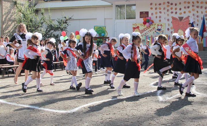 Первый звонок прозвенел для краснодонских школьников