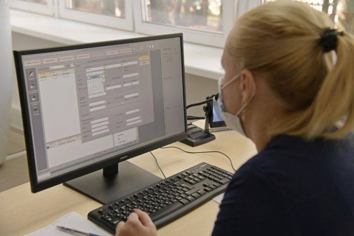 В больнице Червонопартизанска начал работать переданный красноярцами флюорограф