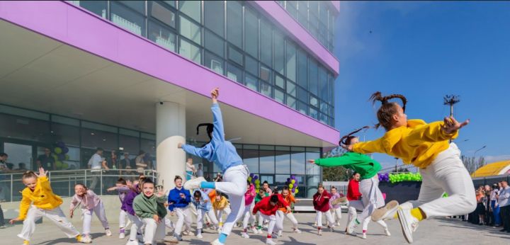 В Луганске торжественно открылся первый в Республике Дом молодёжи