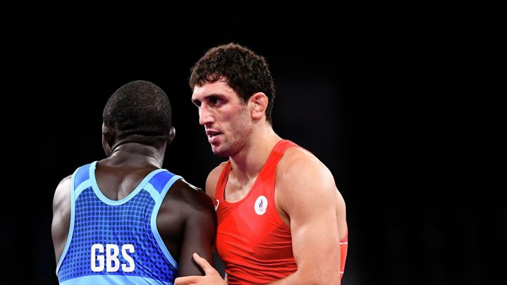 Сразу два российских борца пробились в финал чемпионата мира-2023 в Белграде