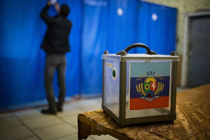 В ЛНР вручили удостоверения избранным на выборах депутатам Народного Совета (полный список)