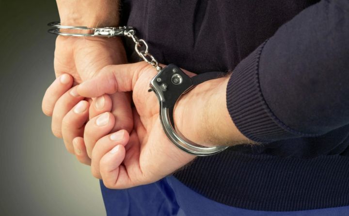 Житель Славяносербского района из-за кражи 25 тысяч рублей может сесть на два года