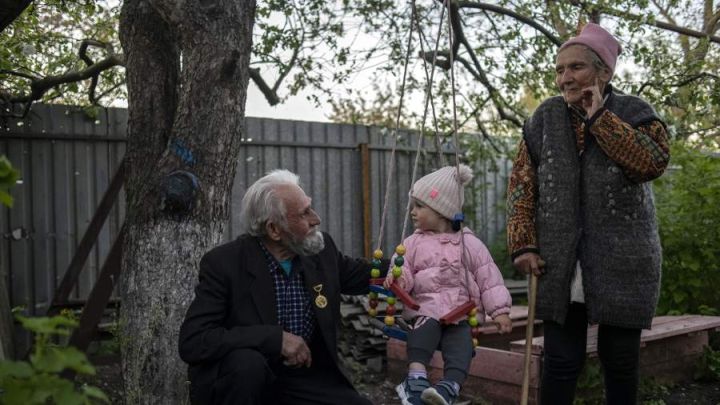 В России прабабушки, которые воспитывают недееспособных правнуков, смогут получать повышенную пенсию