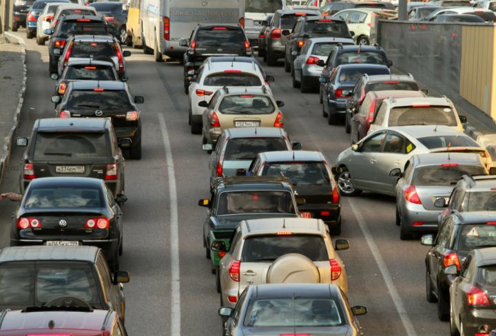 В Краснодоне изменен маршрут движения транспорта из-за больших пробок
