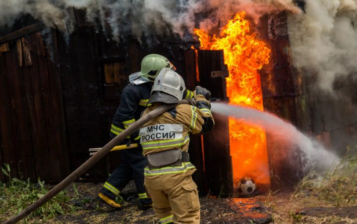 В ЛНР из-за обстрелов ВСУ с начала года произошло около 100 пожаров