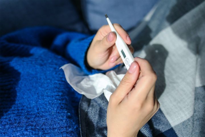 Болезни наступают: в нынешнем эпидсезоне россиян ждут четыре волны гриппа и ковида