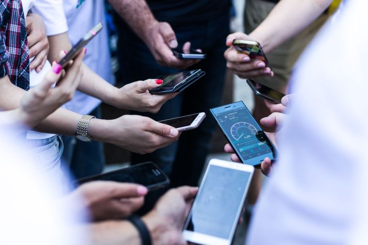 Как жителям ЛНР получить доступ в интернет в общественных местах: разъяснили в Минцифры