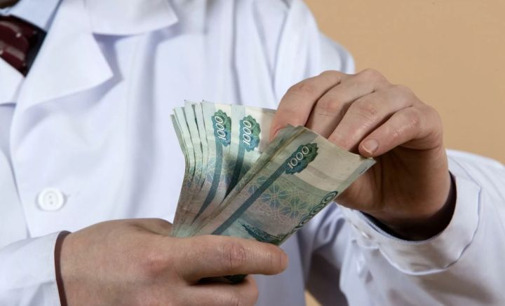 Стало известно, кто из медиков в ЛНР получит по 1 миллиону и 500 тысяч рублей