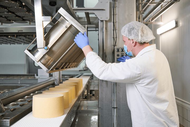 Белорусская продукция снова не прошла знак качества в ЛНР: что будет опасно потреблять в пищу?