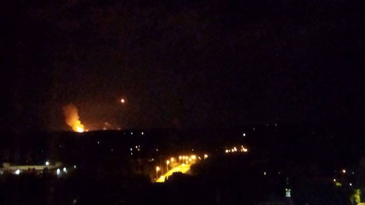 Жители Луганска и Лутугино слышали несколько мощных взрывов – соцсети