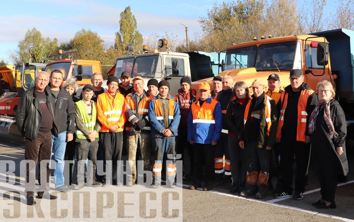 Свердловских дорожников поздравили с Днём автомобилиста