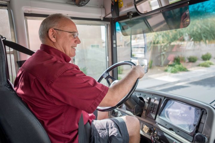 В Соцфонде разъяснили, могут ли водители городского общественного транспорта досрочно выйти на пенсию