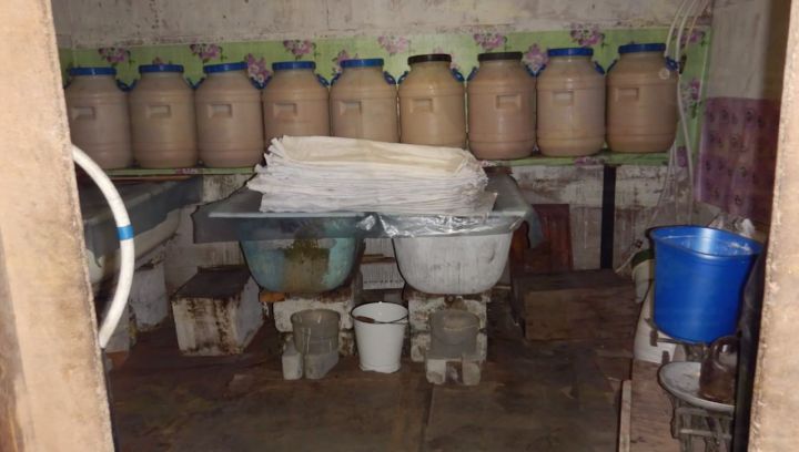 Свердловская полиция «прикрыла» алкогольный бизнес двух местных жителей