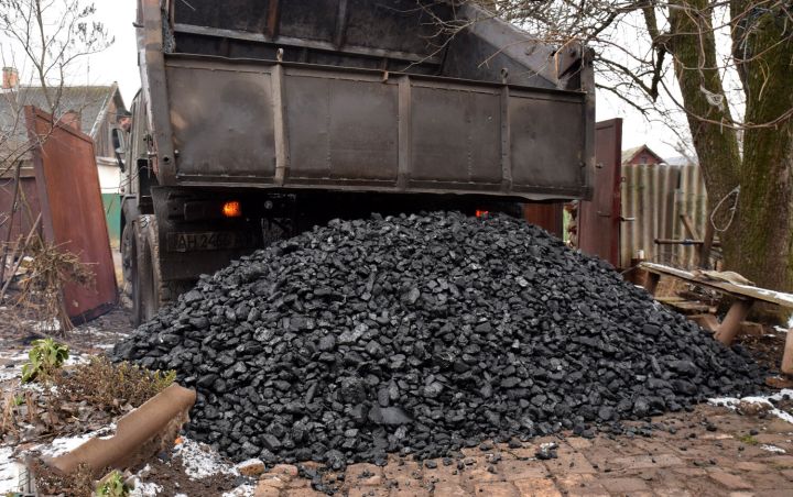 Угольники шахтёров пусты: почему в Свердловске до сих пор не выписывают уголь жителям?