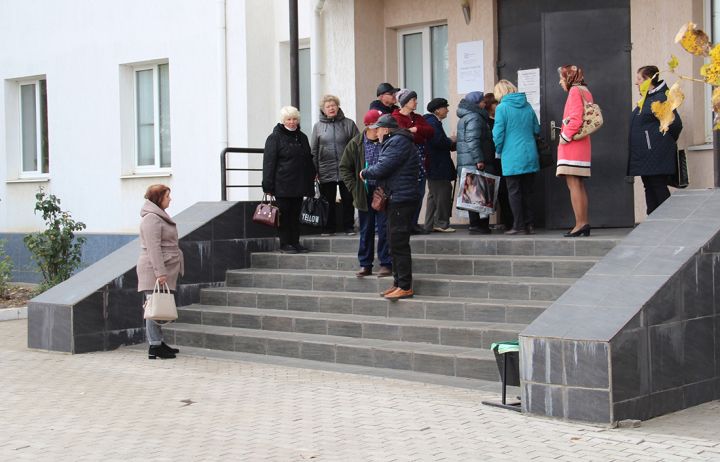 О трудностях передачи показаний за свет и ожиданиях квитанций рассказали жители Краснодона