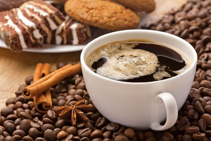 Денежный напиток: как правильно пить кофе с корицей по четвергам